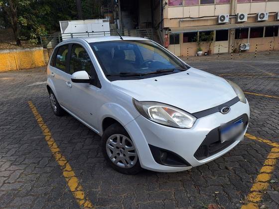 FORD FIESTA 1.0 ROCAM SE 8V FLEX 4P MANUAL FORD FIESTA 1.0 ROCAM SE 8V FLEX 4P MANUAL